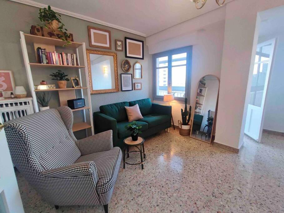 Acogedor A 5 Min Del Ave Apartment